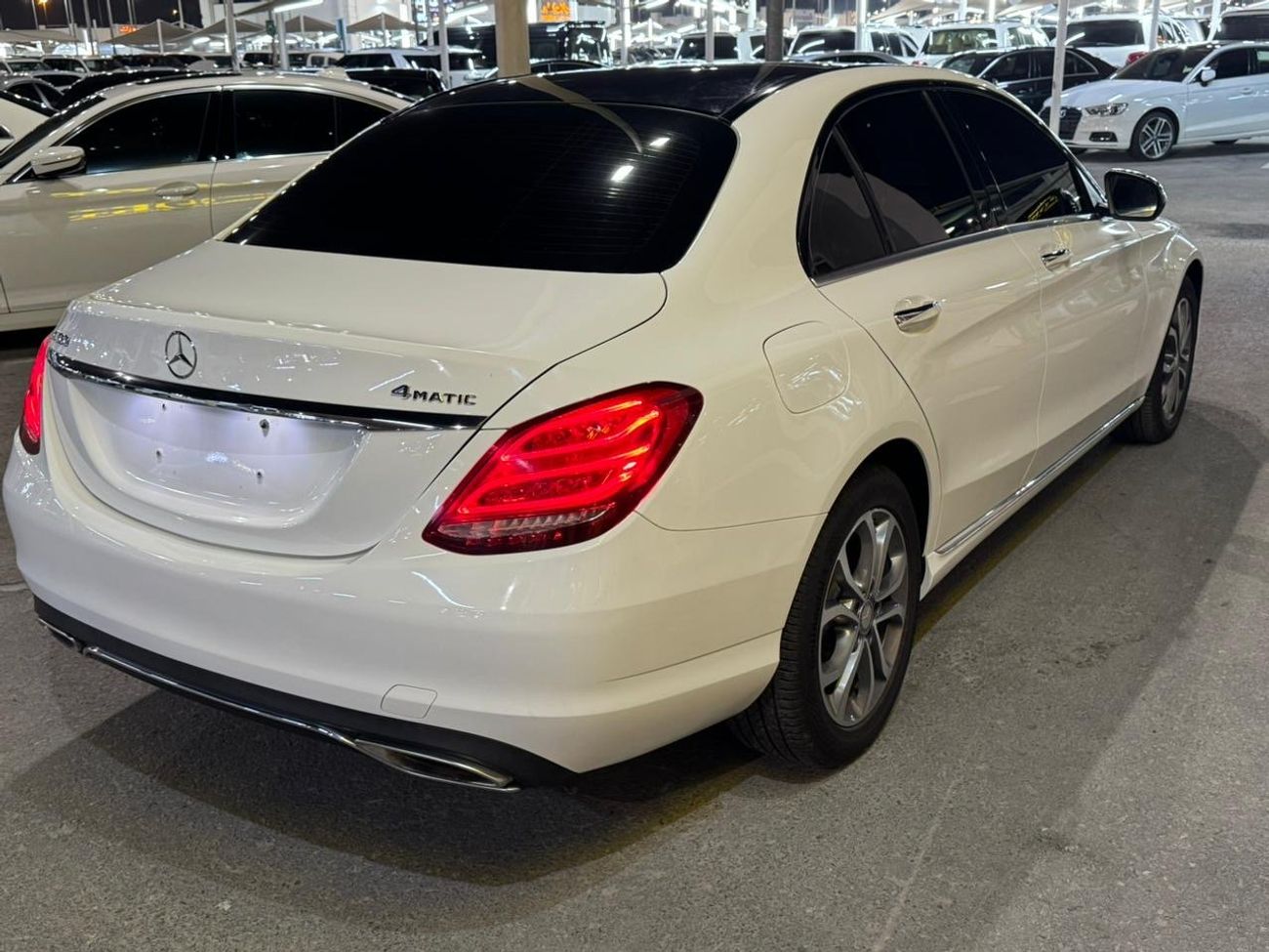 مرسيدس بنز C 300 مرسيدس C300 فل اوبشن وارد امريكا بحالة جيدة