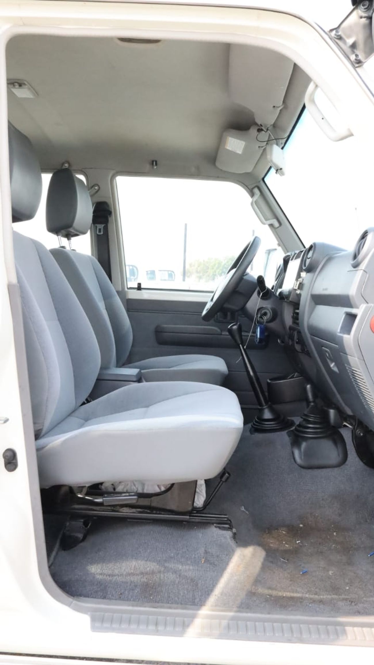 تويوتا لاند كروزر 70 Std 4.5L 4WD