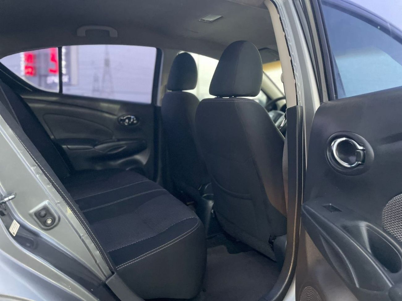 Nissan Versa 2017 Nissan Versa (Sunny) SV 1.5L V4 MidOption  Economical