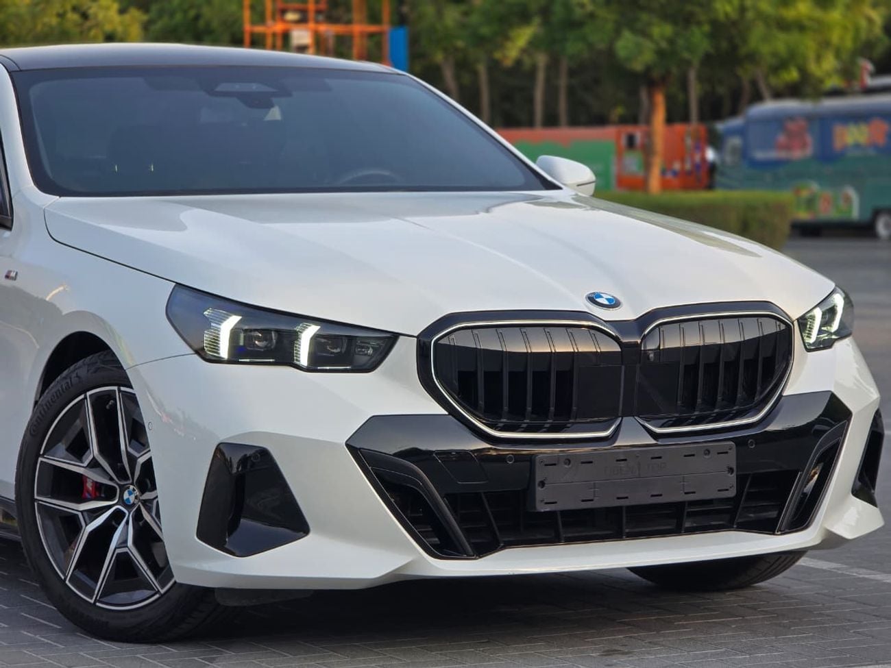 بي أم دبليو 520i M SPORT