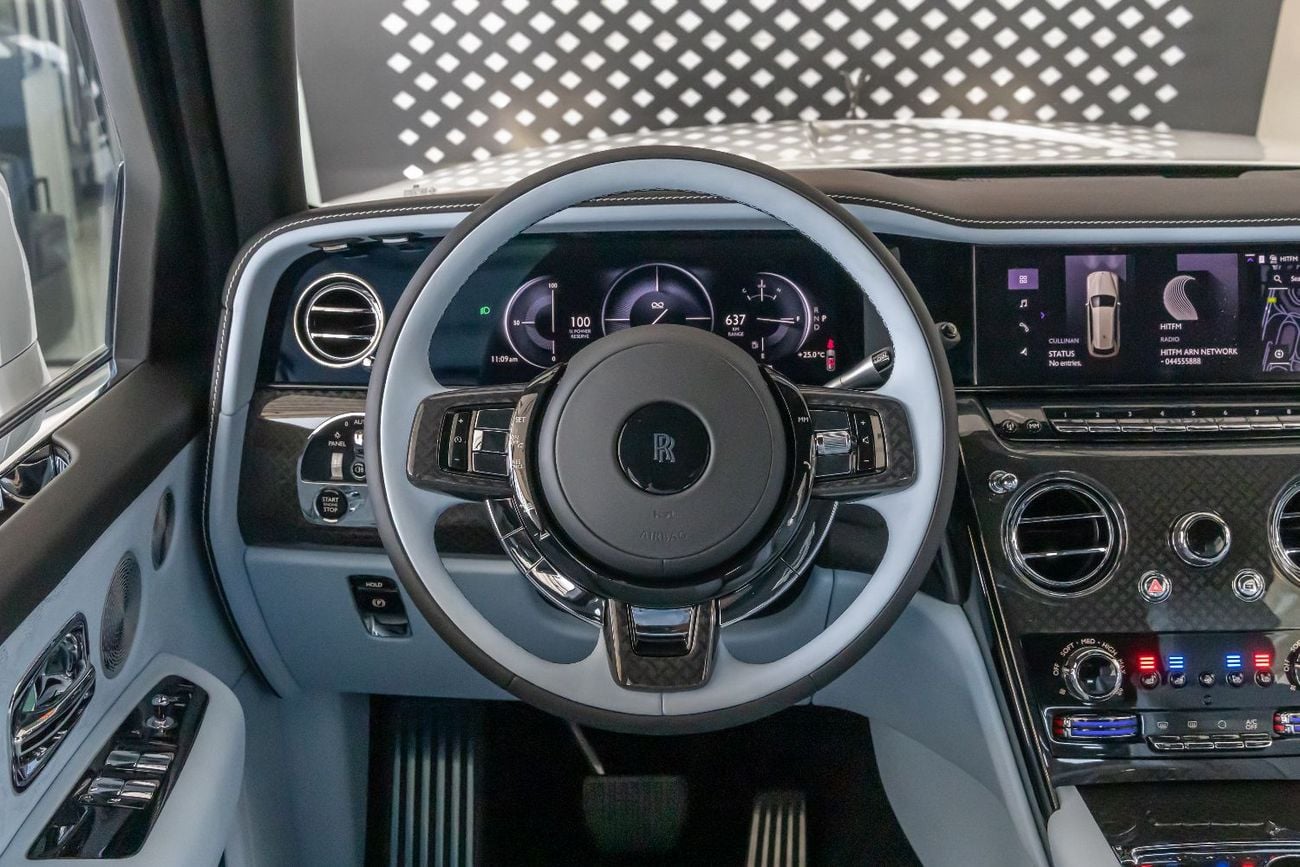 رولز رويس كولينان ROLLS-ROYCE CULLINAN | BLACK BADGE | FULL OPTIONS | BESPOKE SOUND SYSTEM | GCC SPECS | DEALER WARRAN