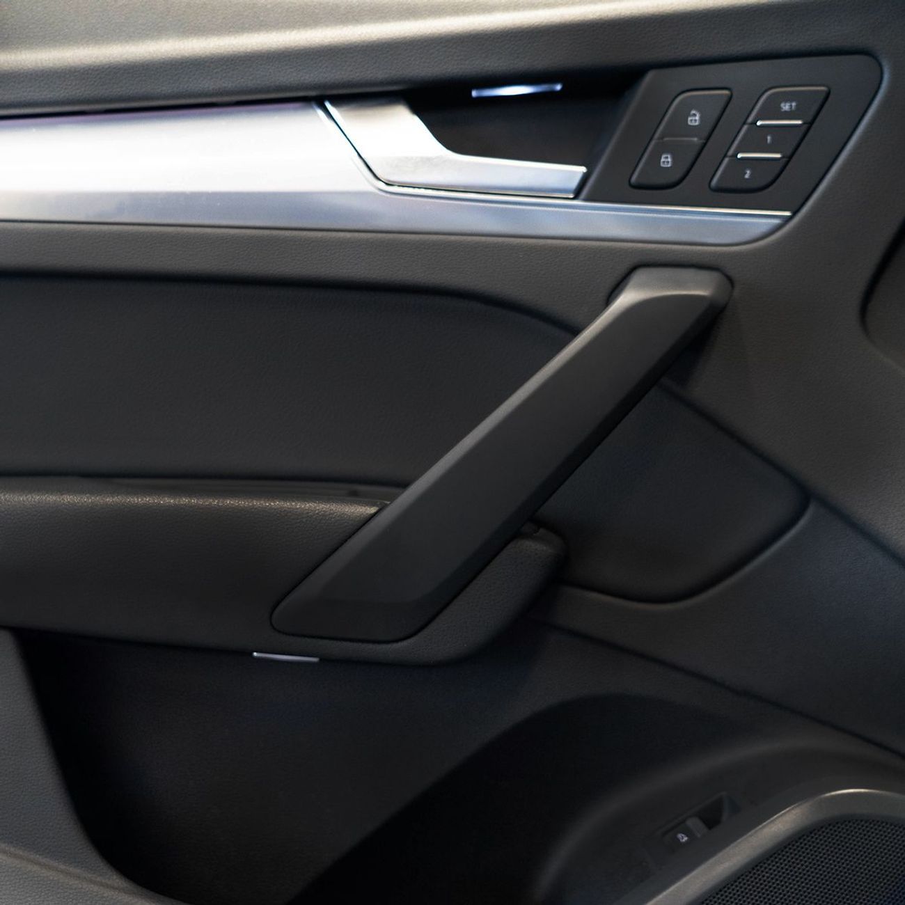 Audi Q5 AED 2,011 pm • 0% Downpayment • Audi Q5 45TFSI S-Line • 1 Year Warranty