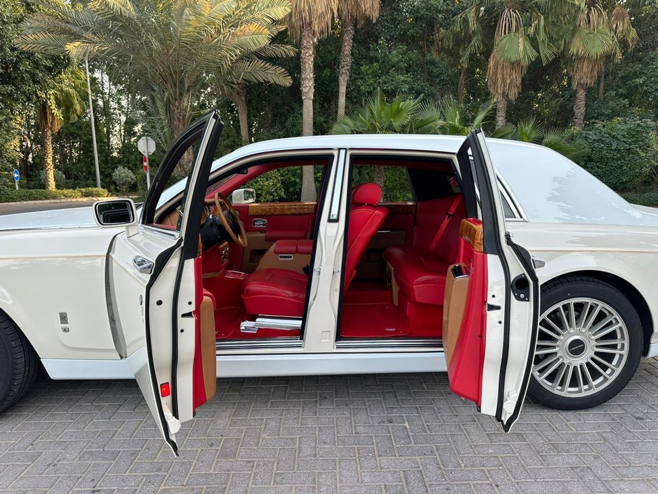 رولز رويس فانتوم 2007 | GCC Specs | V12 6.75L | Mansory Rims | Ultra Luxury | Timeless Design | Powerful V12