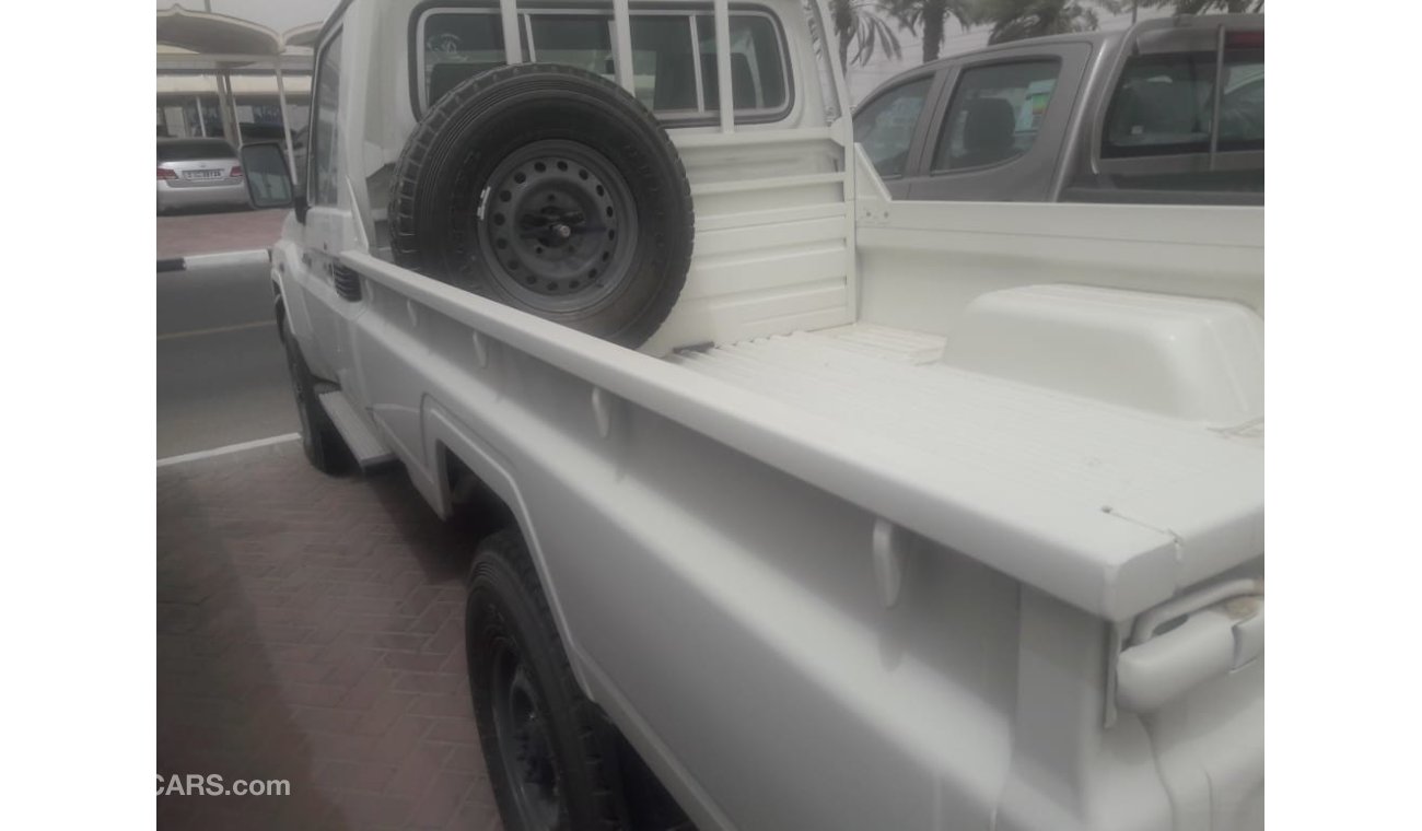 Toyota Land Cruiser Pick Up