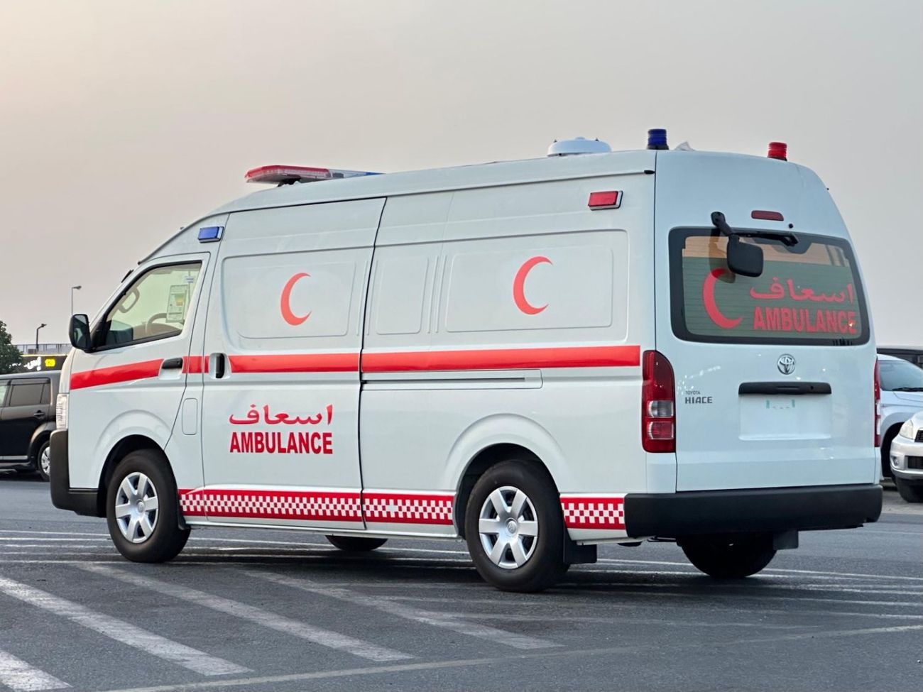 تويوتا هاياس 2.7L VAN HIGH ROOF AMBULANCE P MT