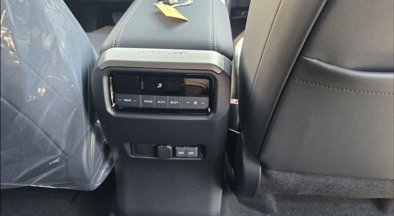 تويوتا برادو Toyota Prado Luxury 2.4L Petrol