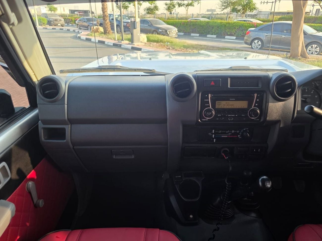 تويوتا لاند كروزر بيك آب -