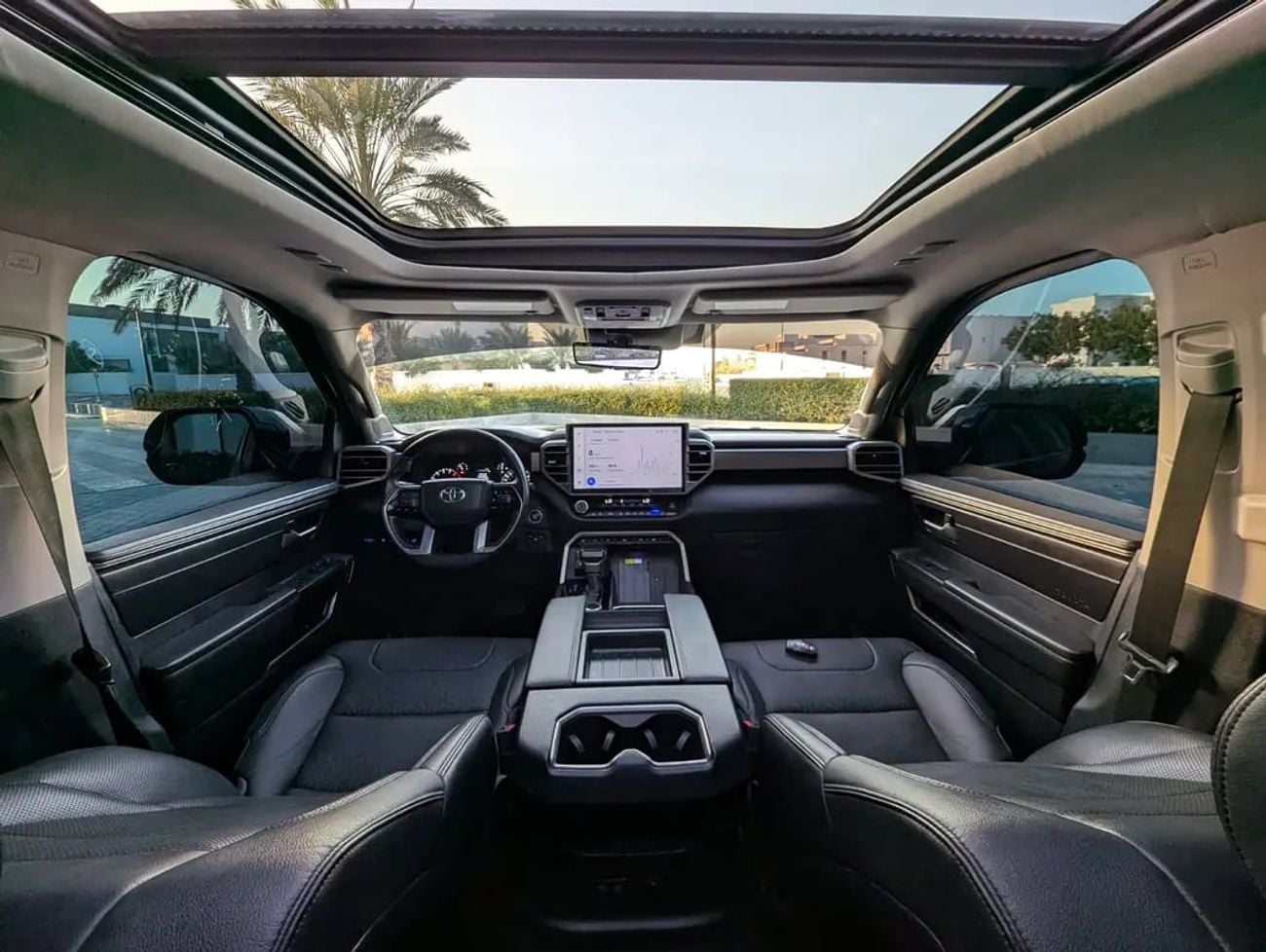 تويوتا تاندرا CREWMAX LIMITED EDITION 4X4 PANORAMIC ROOF IN EXCELLENT CONDITION