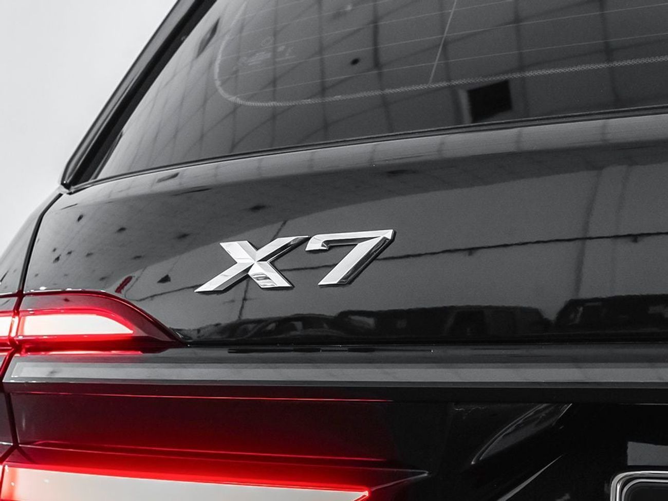 BMW X7 40i M Sport Pure 3.0L (335 HP) 40i M Sport Pure 3.0L (375 HP)