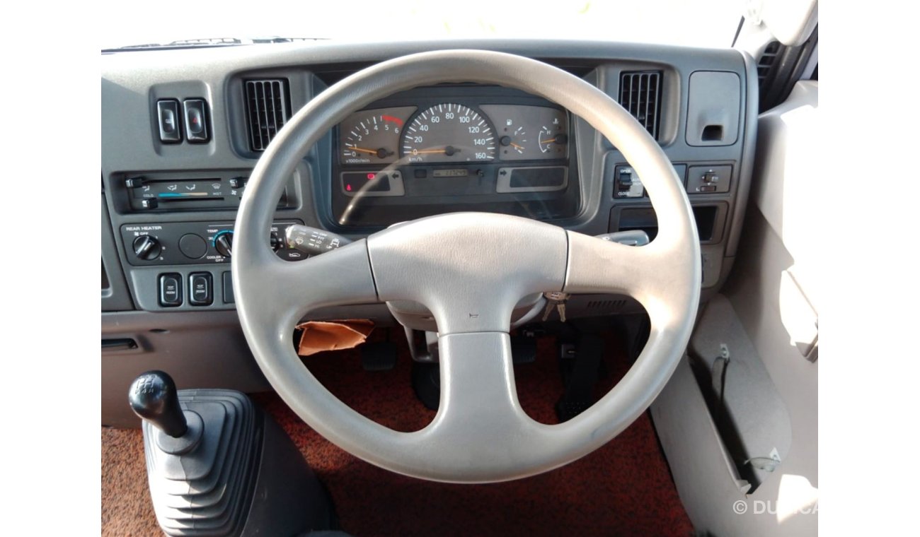 Nissan Caravan NISSAN CARAVAN BUS RIGHT HAND DRIVE (PM1332)