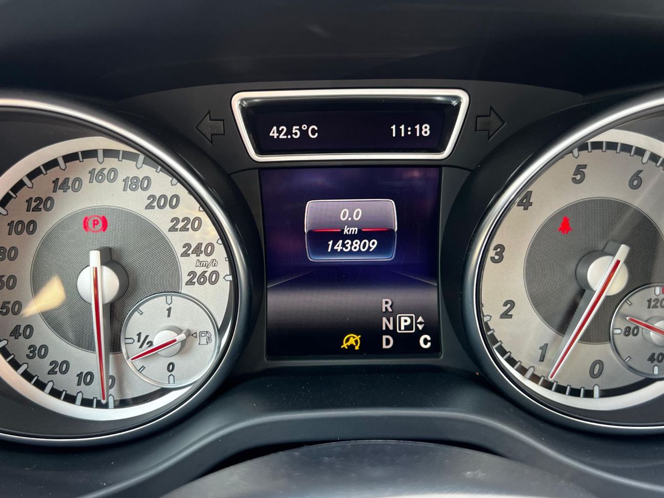 Mercedes-Benz GLA 250 Std 2.0L (211 HP) GLA250 Panoramic GCC