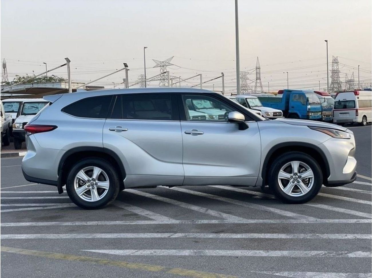 Toyota Highlander 2021 Toyota Highlander LE+ 3.5L 4x4 All Wheel Drive In Perfect Condition - EXPORT ONLY