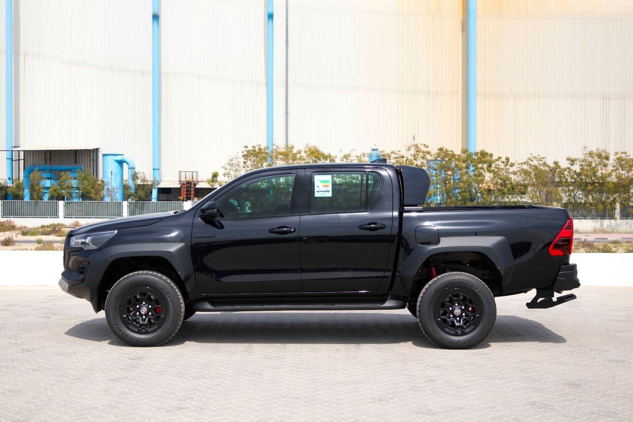 تويوتا هيلوكس تويوتا هايلكس 4.0 GR-Sport 2023 - أسود اتيتيود من الداخل أسود