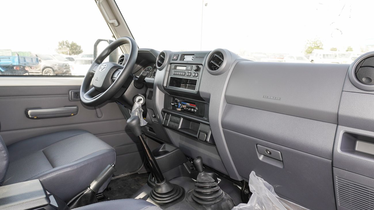 Toyota Hilux 4.2L Diesel Double Cabin M/T