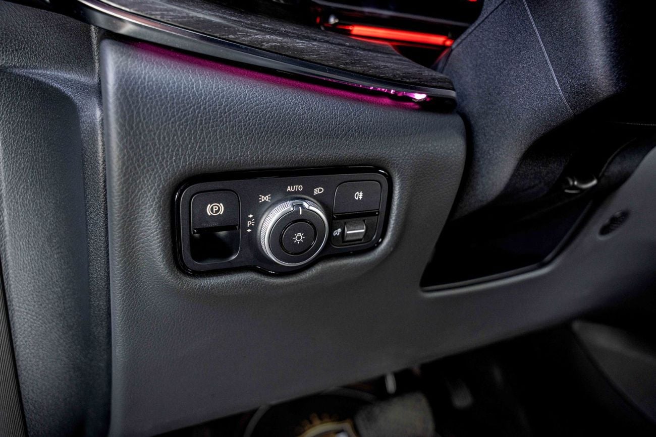 Mercedes Benz V300 AVANTGARDE 2025 Mercedes-Benz V-Class V 300 GCC Specs