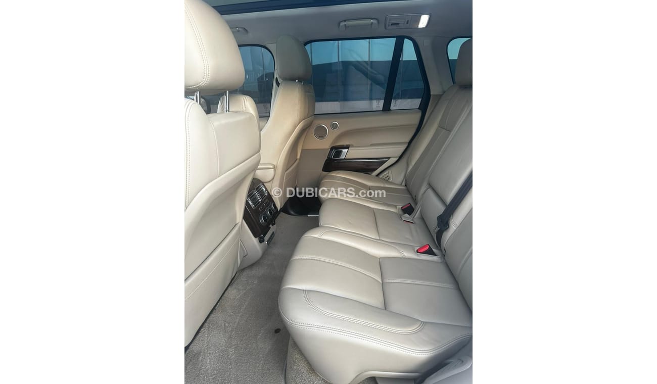 Land Rover Range Rover Range Rover VOGUE V8 2016  Price 120.000 dirhams Mileage 96.000 km  Gulf specifications,  full optio