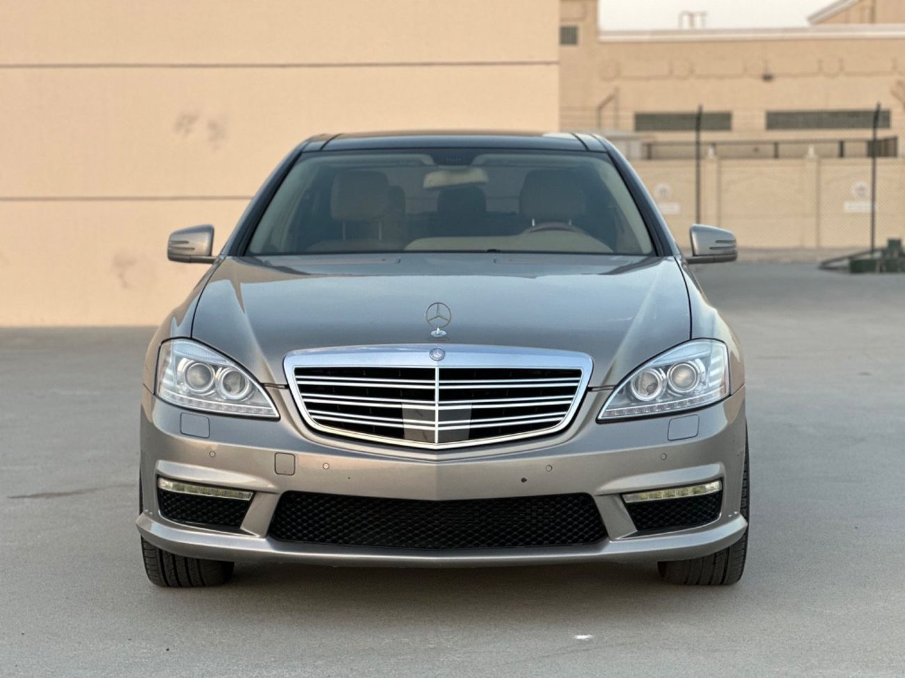 Mercedes-Benz S 350 GCC MODEL 2009 car perfect condition inside and outside full  option sun roof leather seats  screen 
