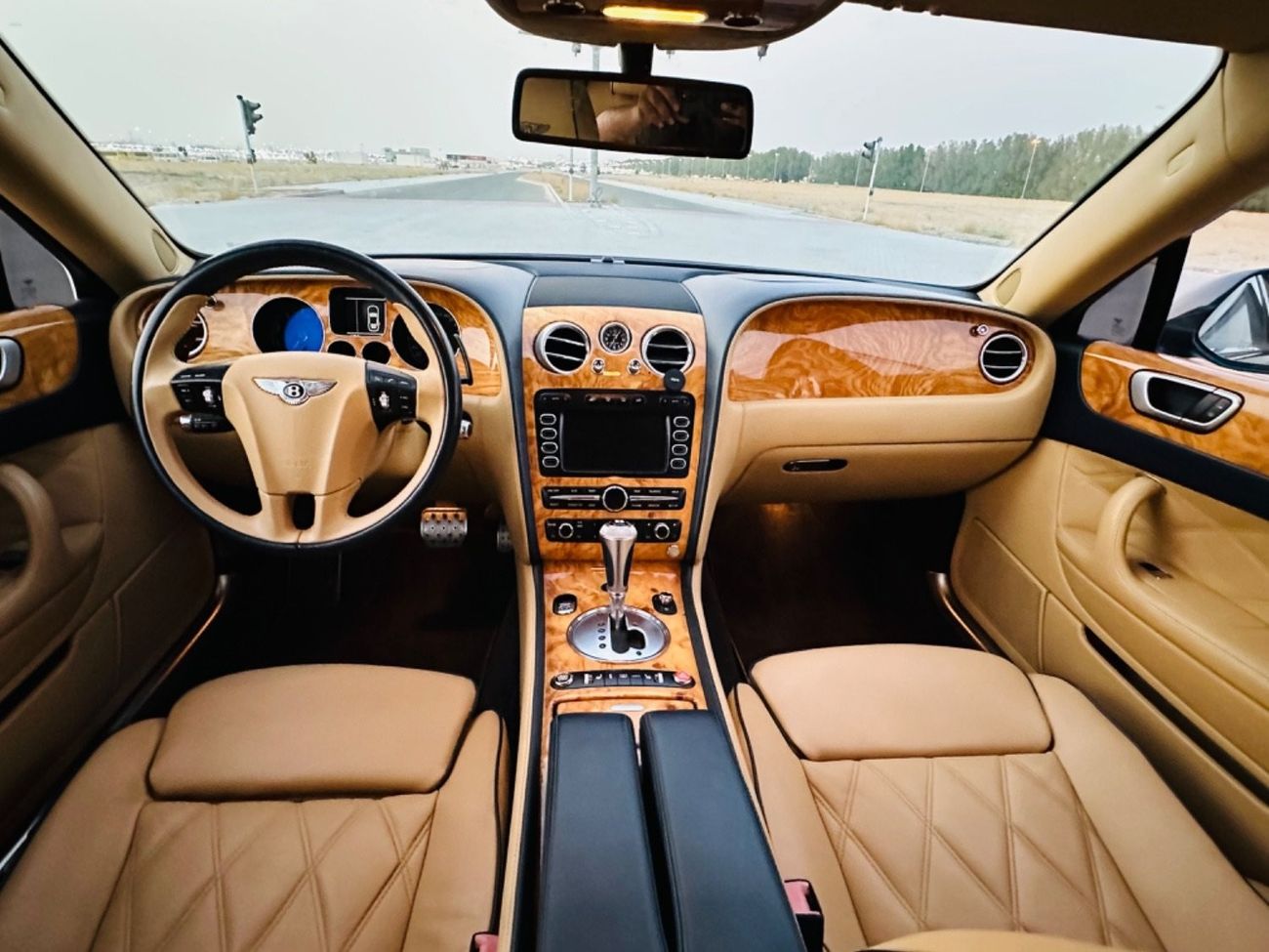 Bentley Continental Flying Spur MODEL 2010 GCC CAR PERFECT CONDITION INSIDE AND OUTSIDE FULL OPTION