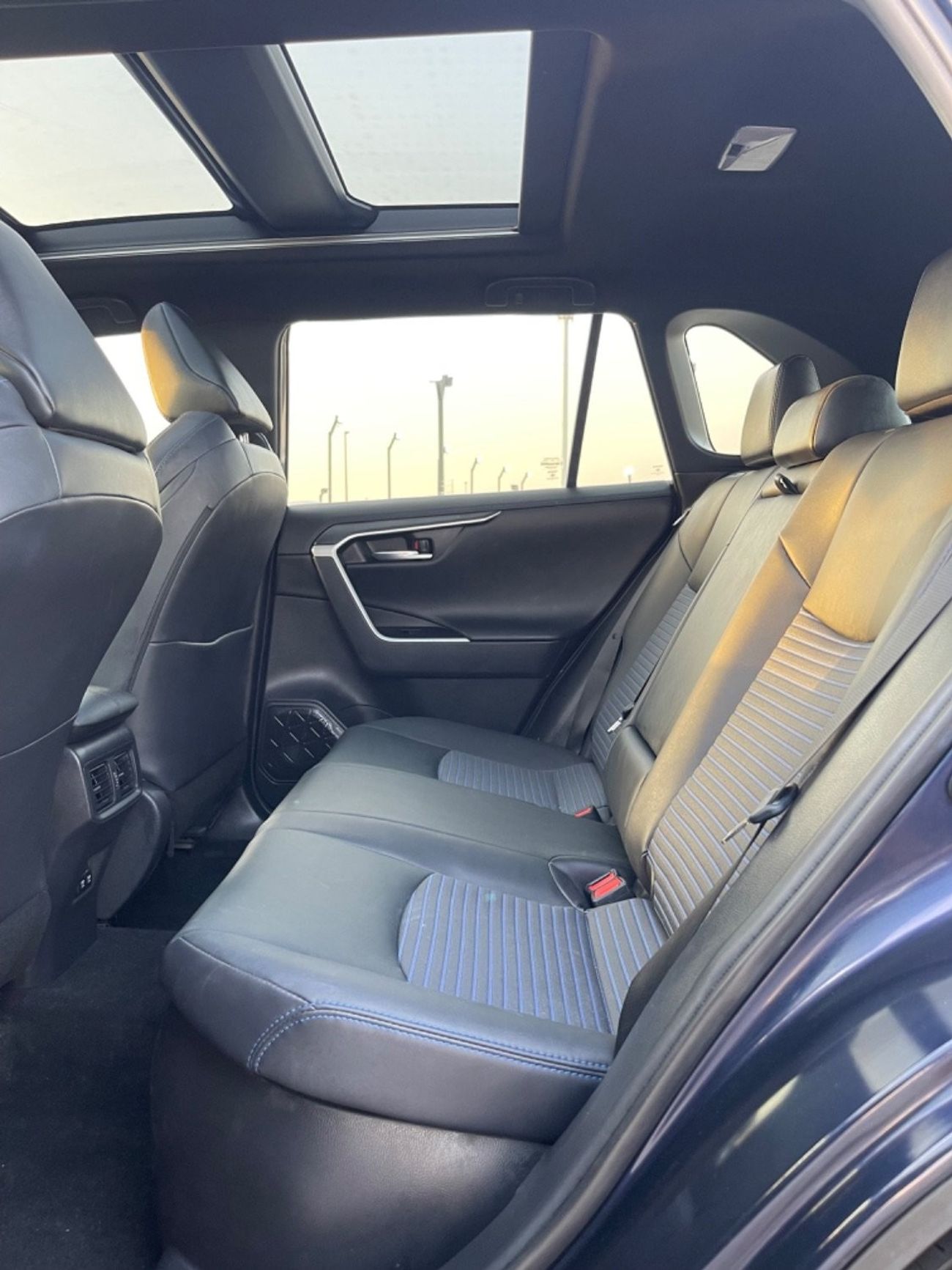 تويوتا راف ٤ 2021 TOYOTA RAV4 XSE HYBRID PANORAMIC ROOF FULL OPTIONS IMPORTED FROM USA