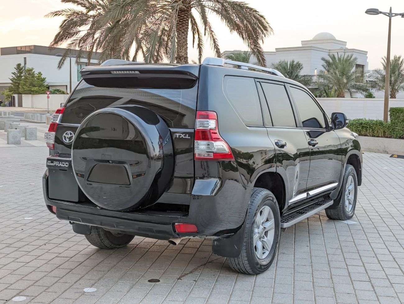 Toyota Prado Toyota landcruser Prado year 2016 petrol engine 7 seater 6 cylinder black colour