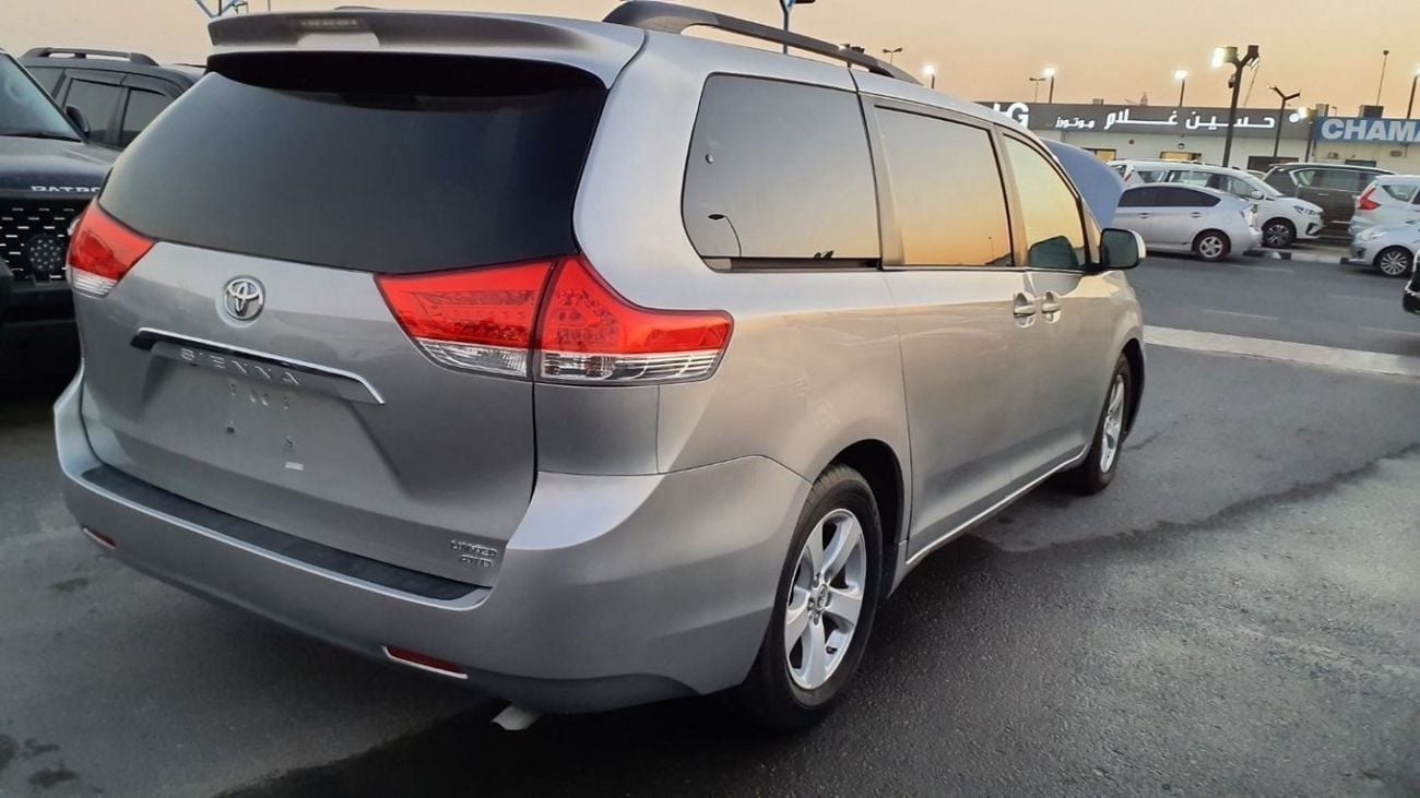 تويوتا سيينا Toyota Sienna 3.5 L
