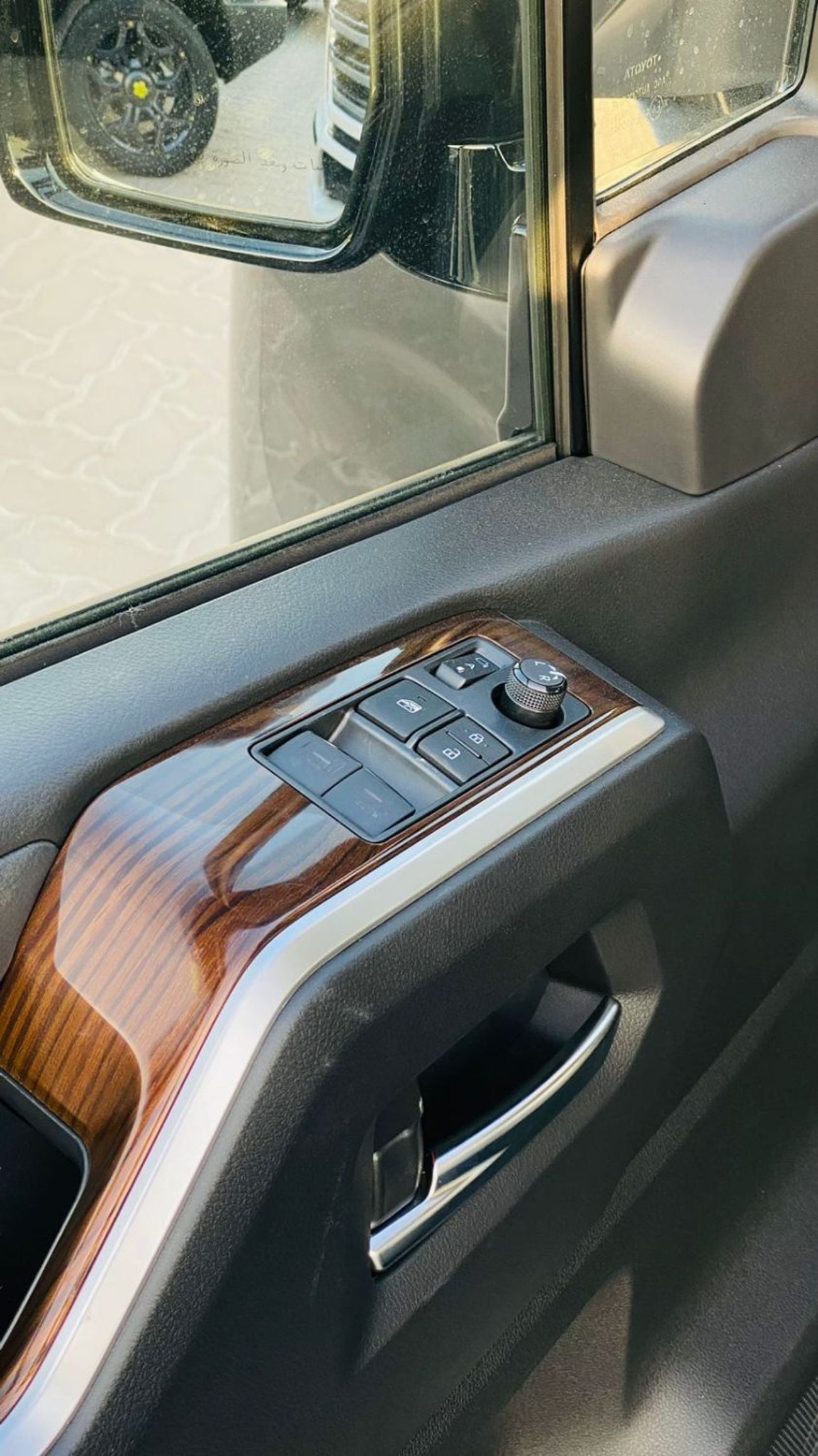 تويوتا جرافينا 2026 Toyota Granvia Premium 6-Seater (High-Option) 3.5L V6 Petrol A/T RWD Export Only