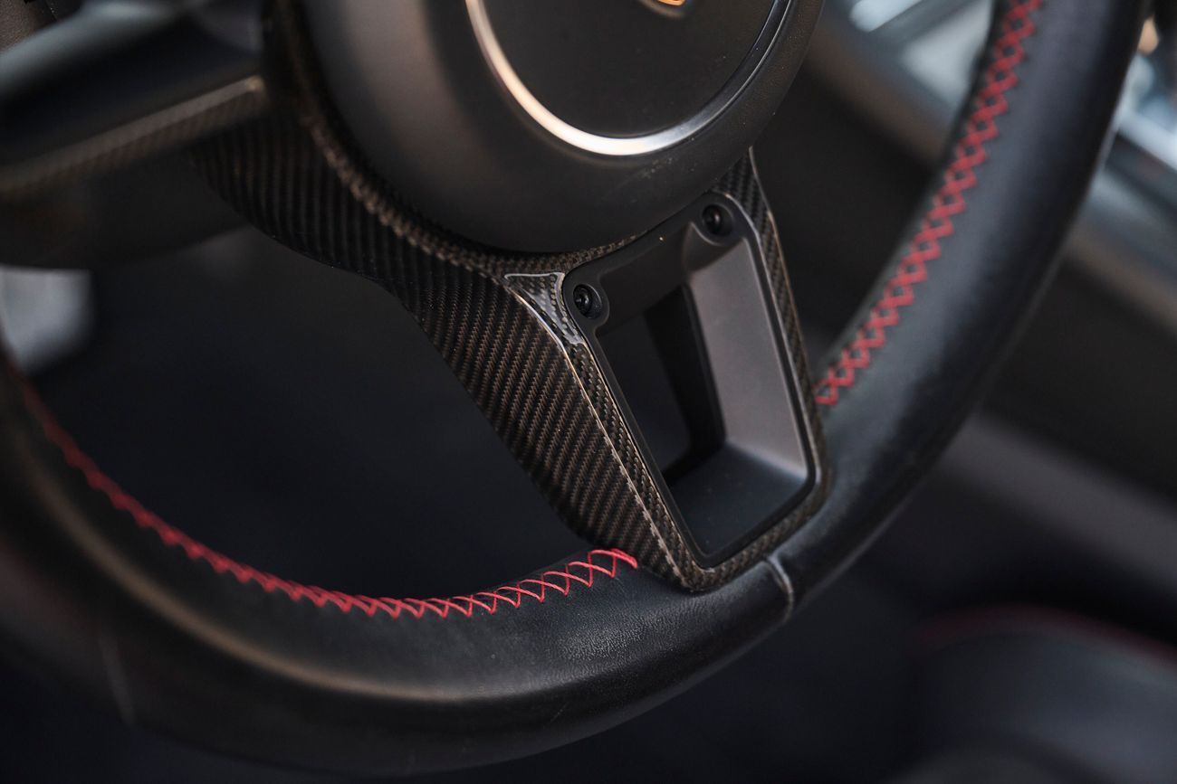 بورش 911 بورشه GT3 RS - Weissach  بورشه 911 GT3 RS مميزة جدًا مع الحزمة النادرة والمطلوبة "Weissach". في الجي