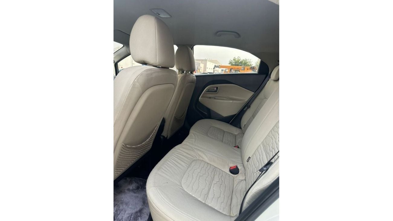 Kia Rio EX Kia Rio  Model: 2014  Price : 22,000 dirhams  Mileage: 191,000 km  Gulf specifications, cruise co