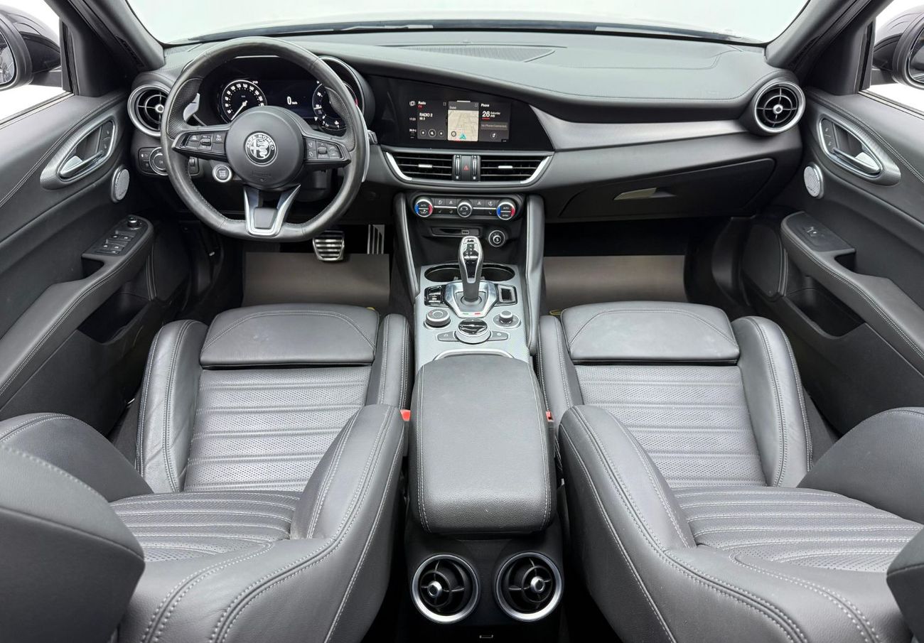 ألفا روميو جوليا 2024 Alfa Romeo Giulia Veloce Q2 MCA, 2028 Agency Warranty+Service Contract, Agency FSH, GCC