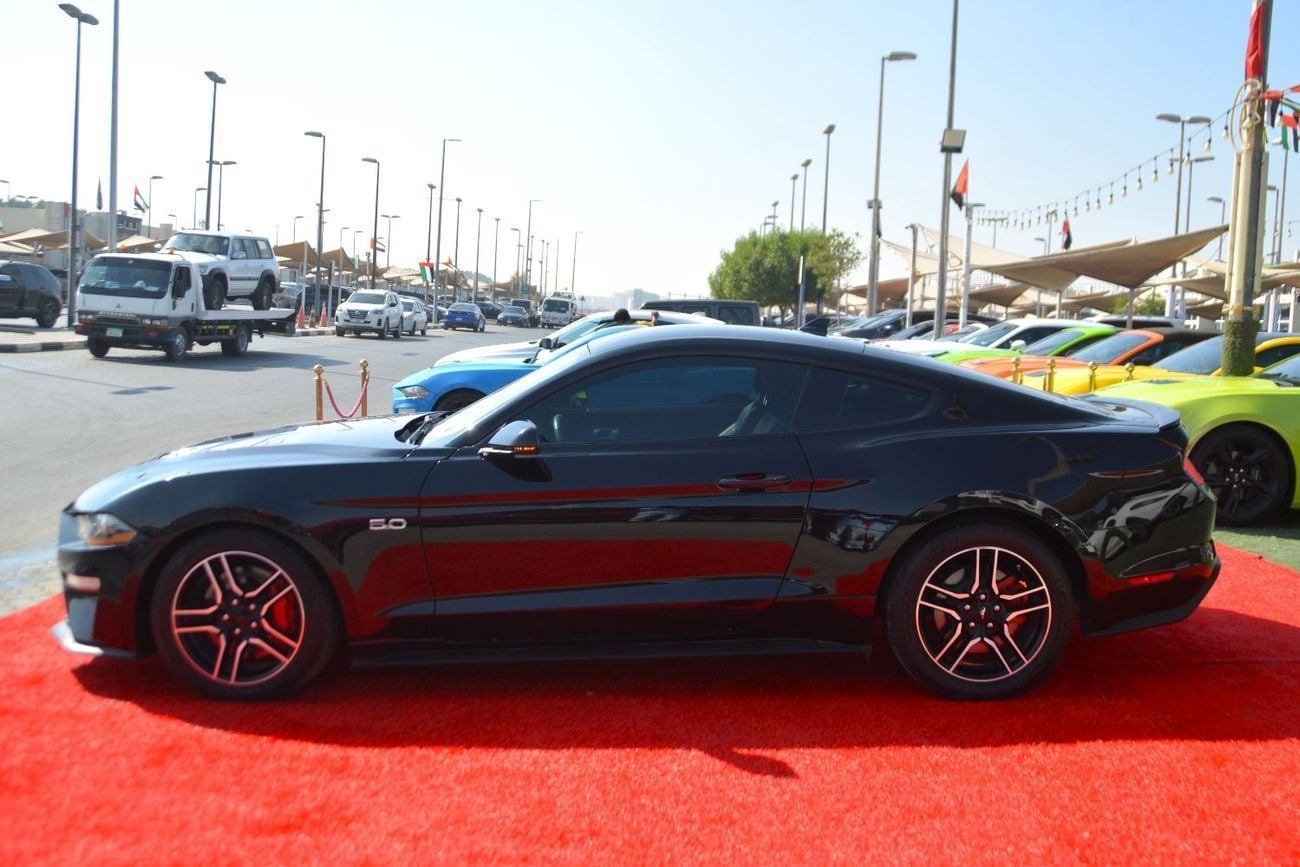 Ford Mustang GT Premium 5.0L V8