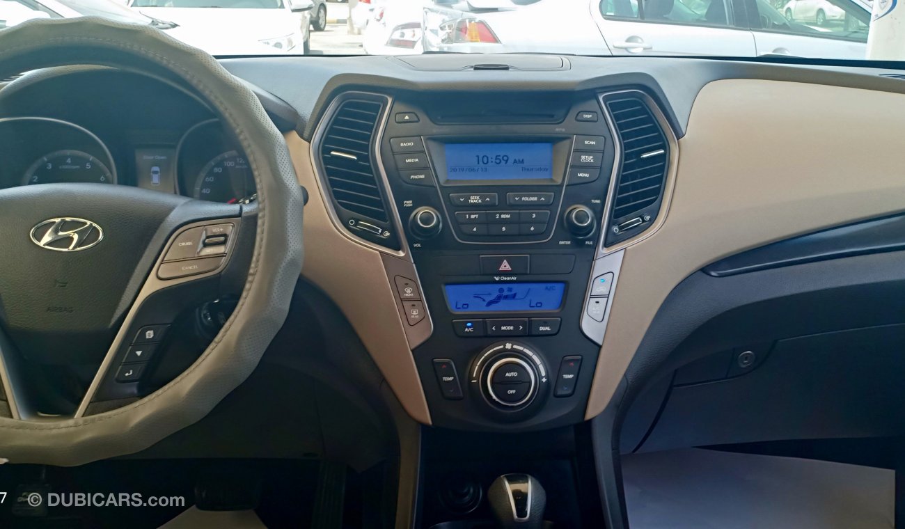 Hyundai Santa Fe 2015 GCC No Accident  A perfect Condition