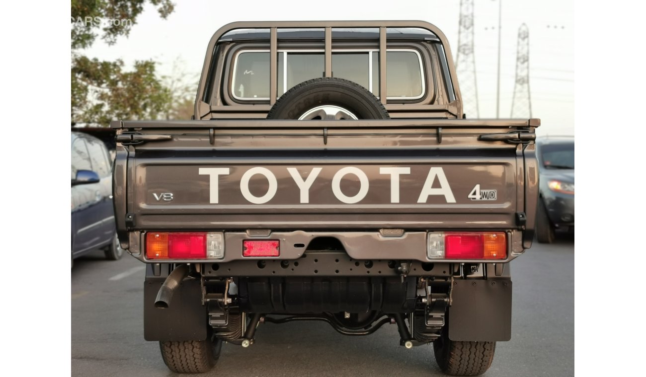 Toyota Land Cruiser Pick Up 4.5L,V8,DIESEL,DOUBLE/CABIN,PICKUP,POWER WINDOW,DIFF LOCK,ALLO/WHEELS,OVER FENDER,WINCH,MT,2021MY