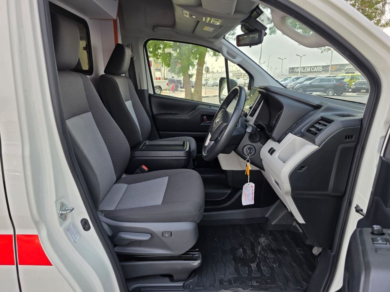Toyota Hiace DLS - STD ROOF FUEL DIESEL ,ENGINE CAPACITY 2800 CC ,RIGHT HAND DRIVE ONLY FOR EXPORT