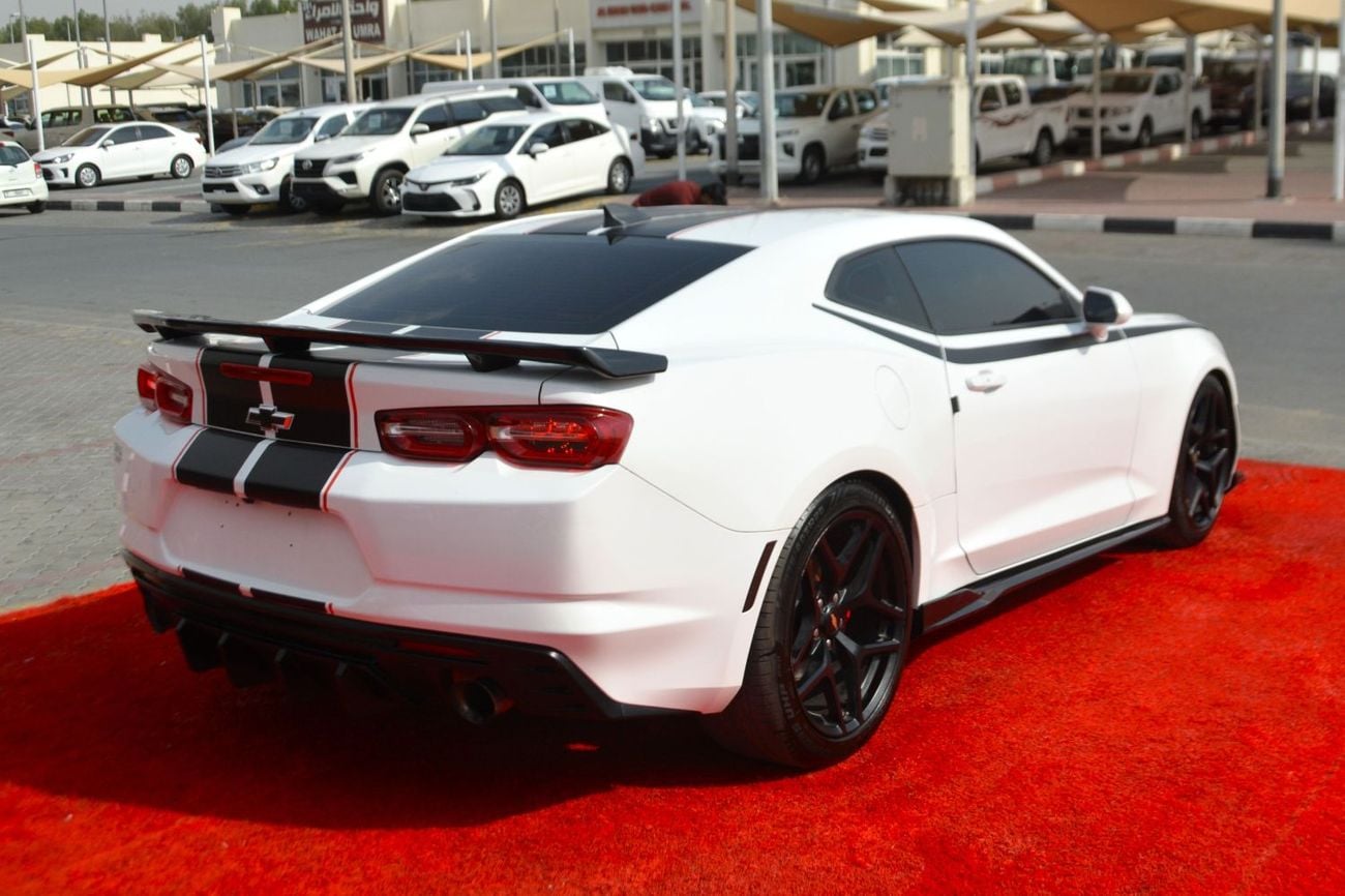 Chevrolet Camaro 1LT 3.6L (335 HP) BEAUTIFULL LOOK