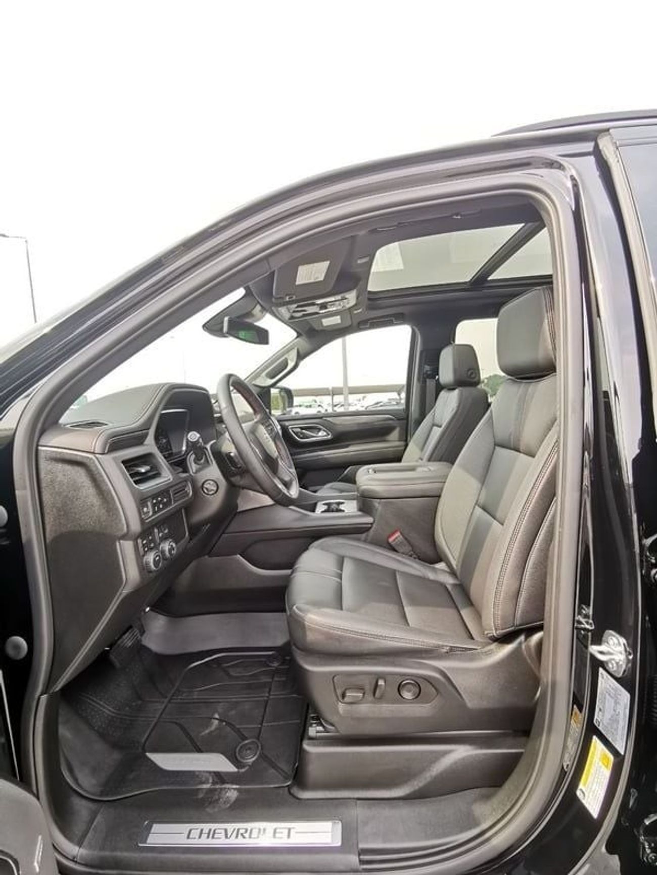 Chevrolet Suburban Chevrolet RST Suburban - 2022 - Black