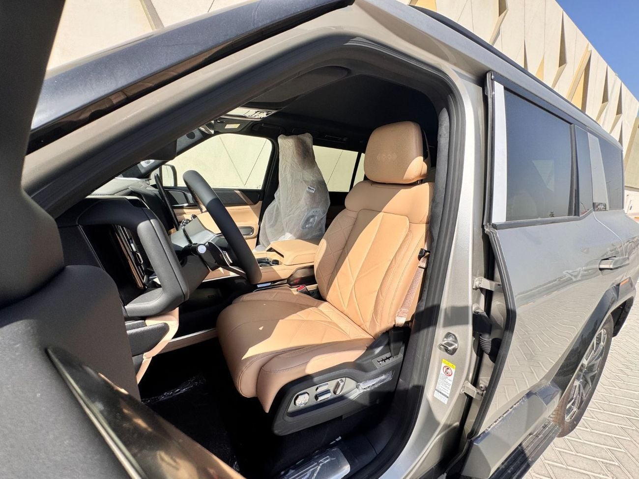 BYD Leopard 8 DELUX (NGCC) Smart and Brave Flagship Edition (7 Seats) BYD Leopard 8 Smart and Brave Flagship Editi