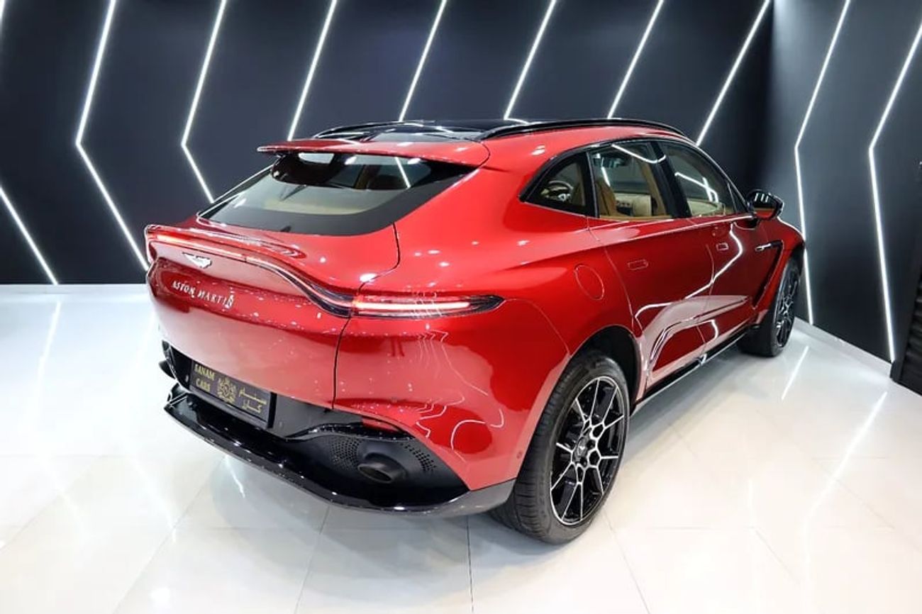 أستون مارتن DBX 550