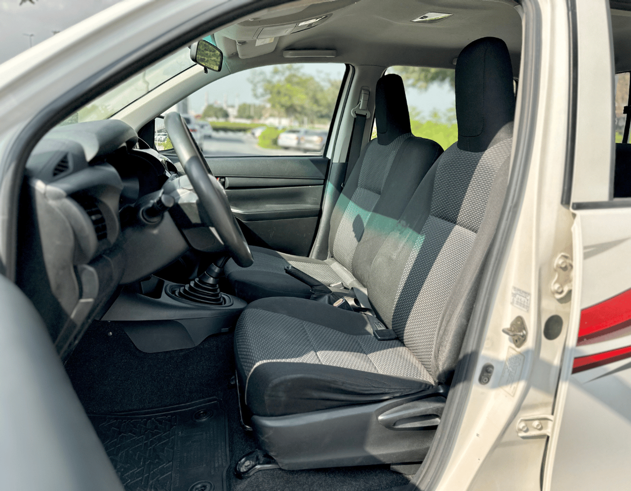 Toyota Hilux 2.7L Double Cab GL M/T (4x2)