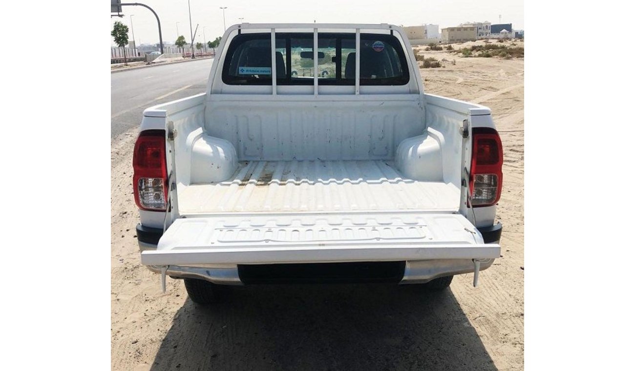 Toyota Hilux TOYOTA HILUX 2016 WHITE 4X4 PETROL