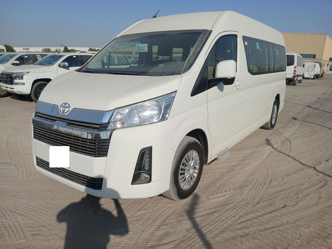تويوتا هاياس ECTQAT001 - 2026 Toyota Hiace High Roof Passenger Van Full Options GL - 2.8L Diesel Manual
