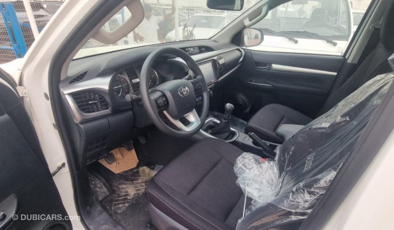 Toyota Hilux 2.4  deseil manual gear D/C  4X4  DOUBLE AC  2023  MODEL