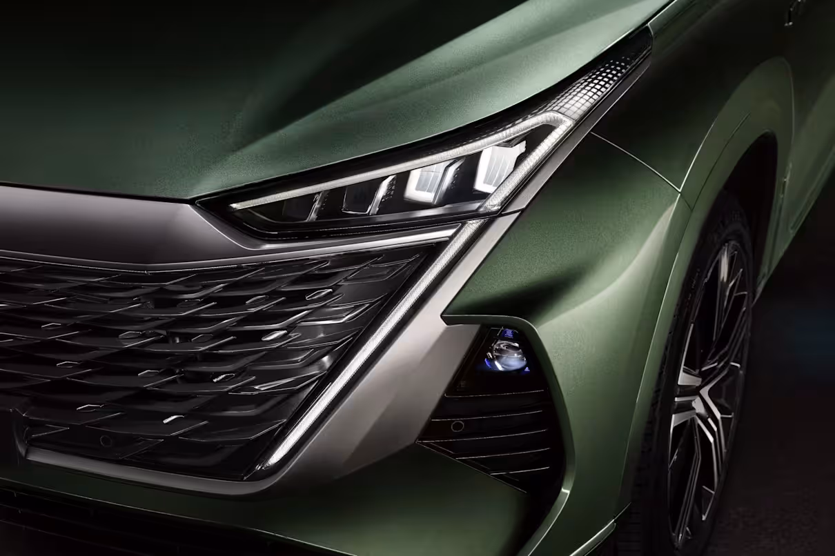 MG RX9 exterior - Headlamps