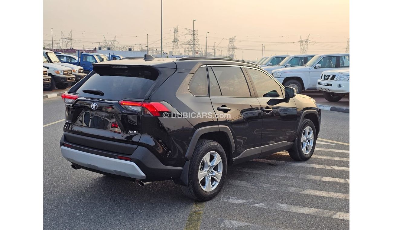 Toyota RAV4 Xle sunroof rear door atumatic