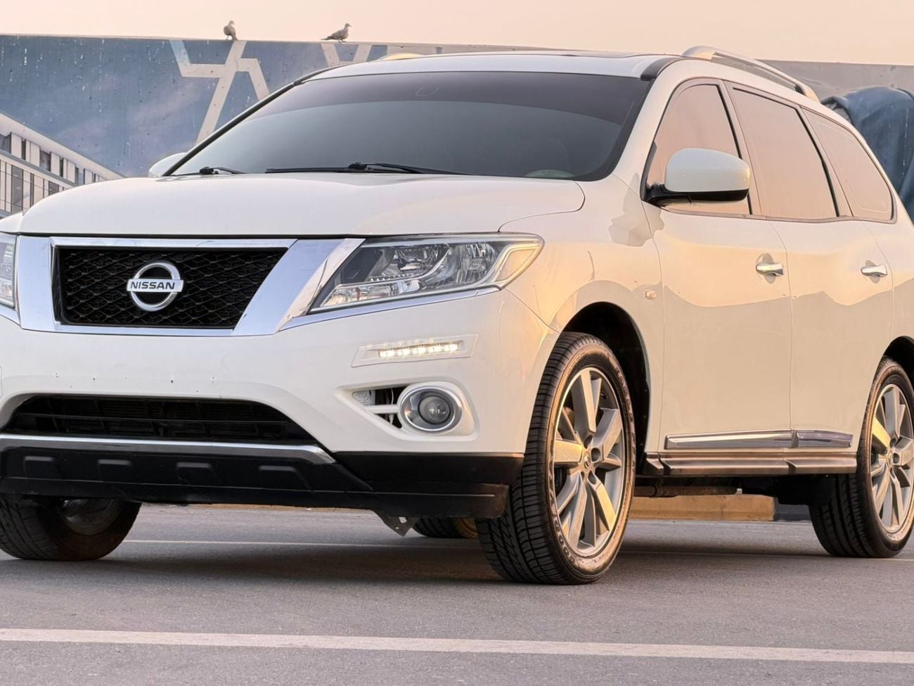 Nissan Pathfinder GCC spec, full options, panoramic sunroof