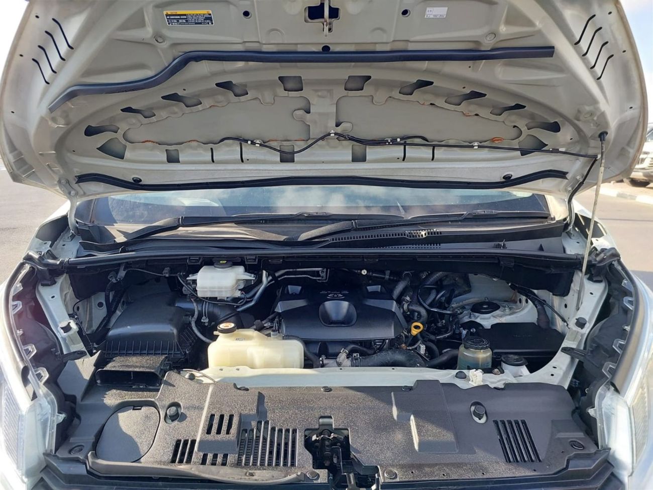 Toyota Hiace TOYOTA HIACE COMMUTER VAN RHD 2020 MODEL 2.8 L DIESEL AUTOMATIC(PM14152)