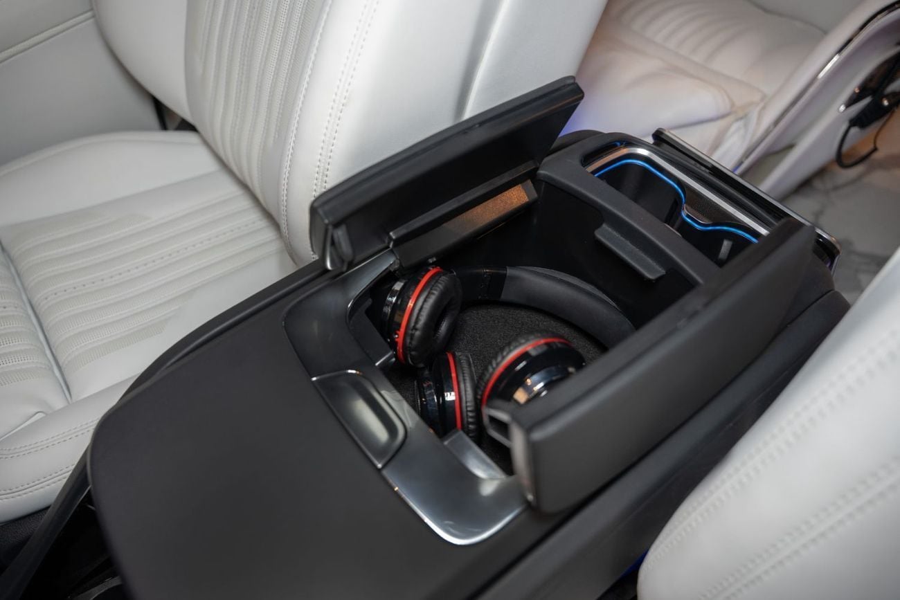 Mercedes-Benz V 300 Luxury VIP Van | Reclining Seats | Fridge | Starlight Roof