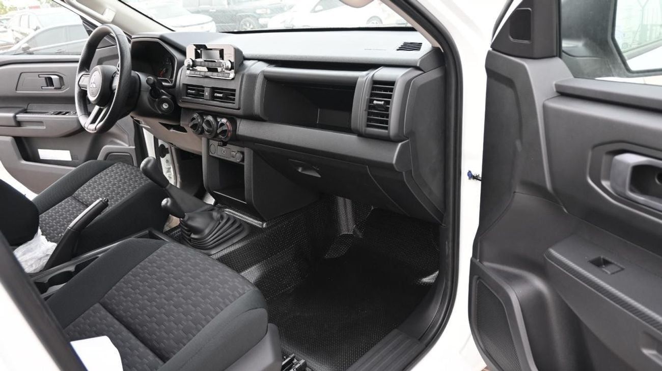 Mitsubishi L200 GL Mitsubishi L200 2.4L Diesel DC 4*4 5MT Mid-Line