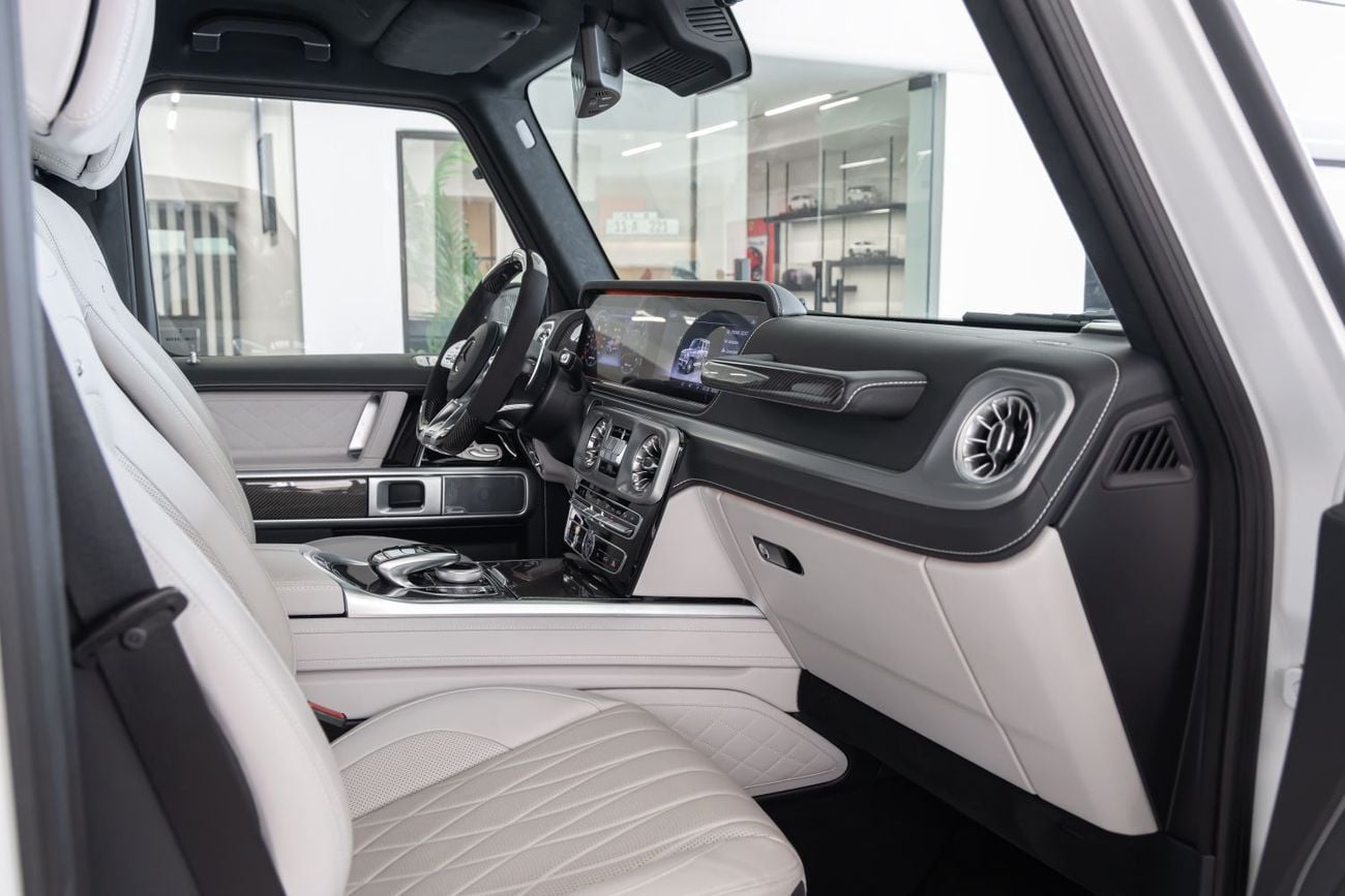 Mercedes Benz G63 AMG STD Mercedes-Benz G63 AMG | Fully loaded | Original Matte White | Japanese Specs