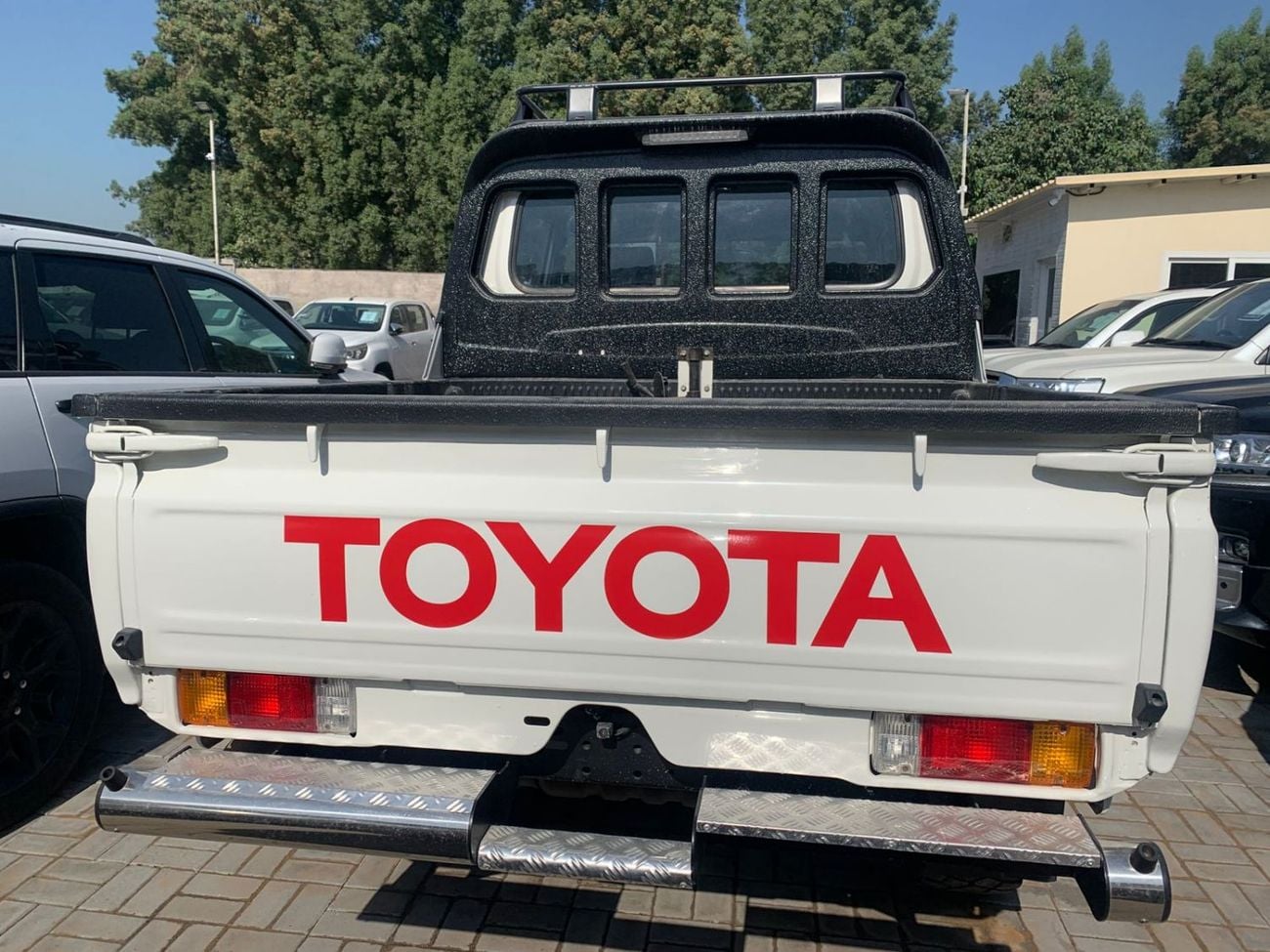 Toyota Land Cruiser Pick Up DIESEL 4.5L ,RIGHT HAND 2O13 MODEL ONLY FOR EXPORT AVAILABLE