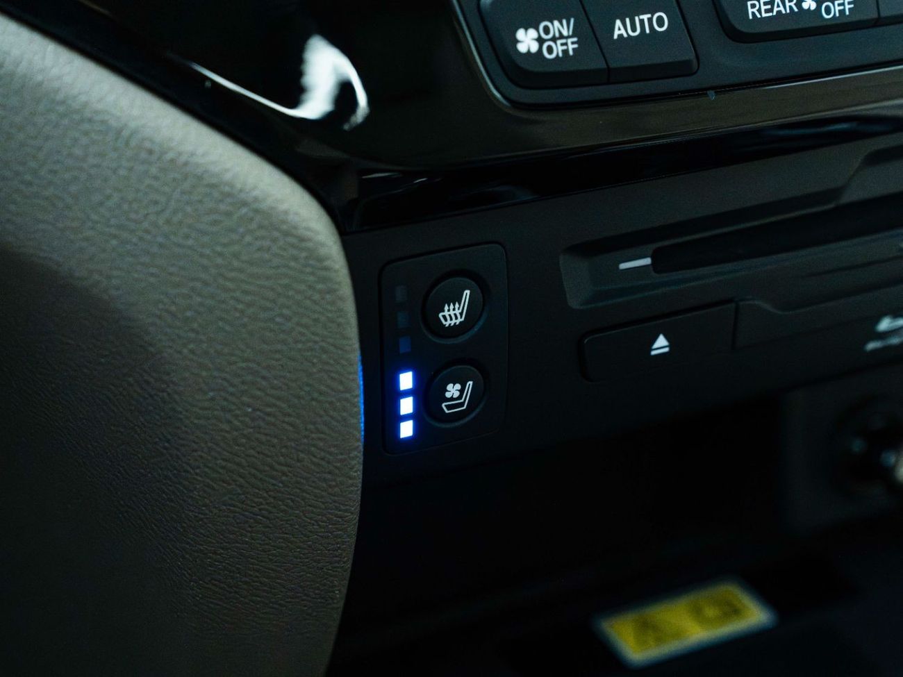 Honda Pilot AED 1887 PM • PILOT AWD TOURING • ONLY 28,000 KMS • 7-SEATER • PRISTINE CONDITION